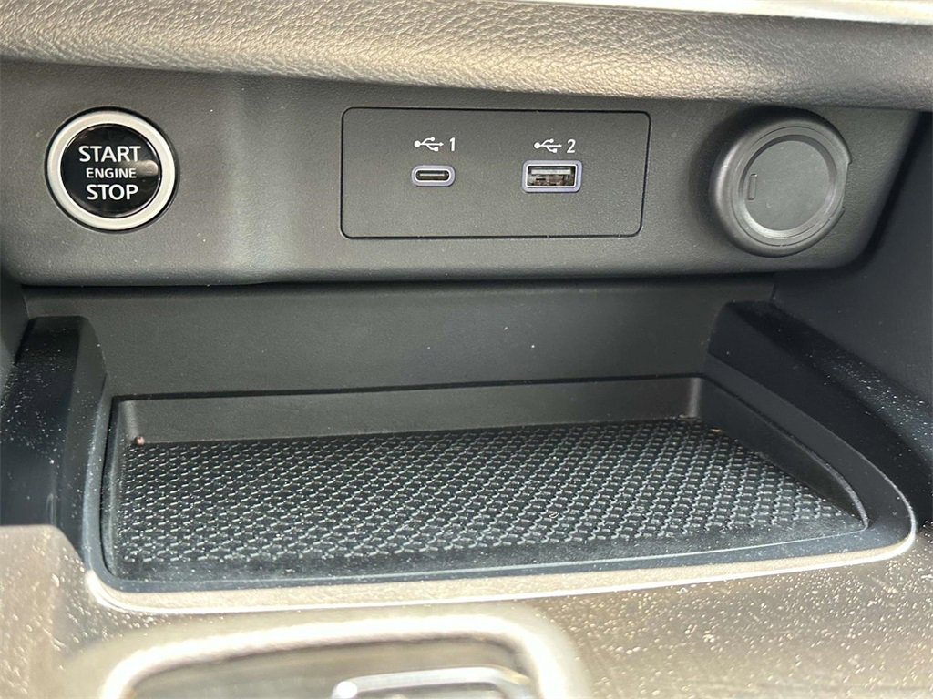 Used 2022 Nissan Rogue S image 11