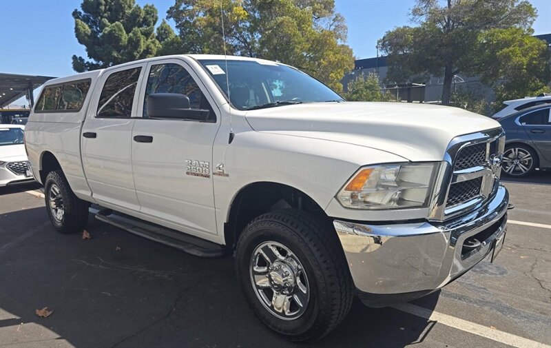 Used 2015 RAM 2500 Tradesman w/ Chrome Appearance Group AWD/4WD image 3