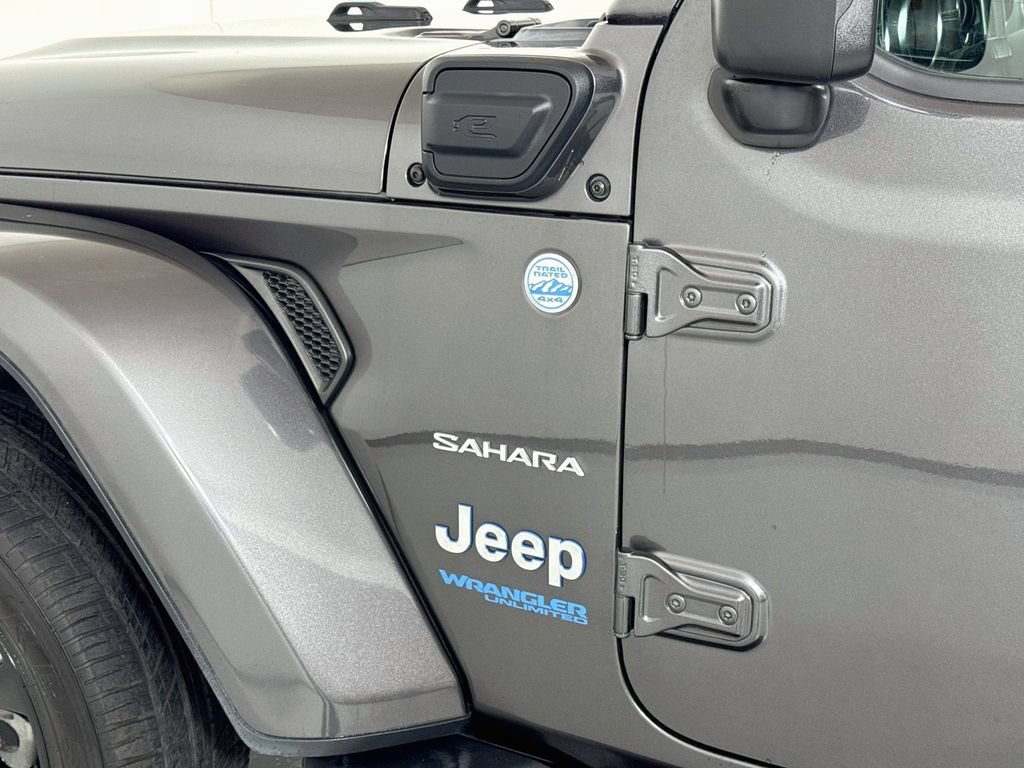 Used 2021 Jeep Wrangler Unlimited Sahara w/ Cold Weather Group AWD/4WD image 8
