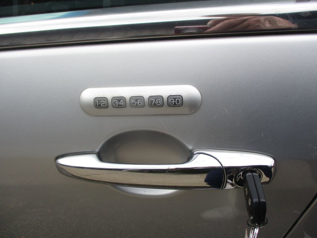 Used 2012 Lincoln MKZ AWD image 9