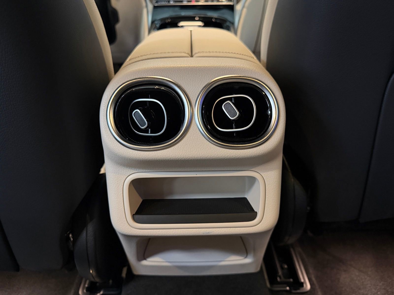 Used 2025 Mercedes-Benz GLC 300 image 35