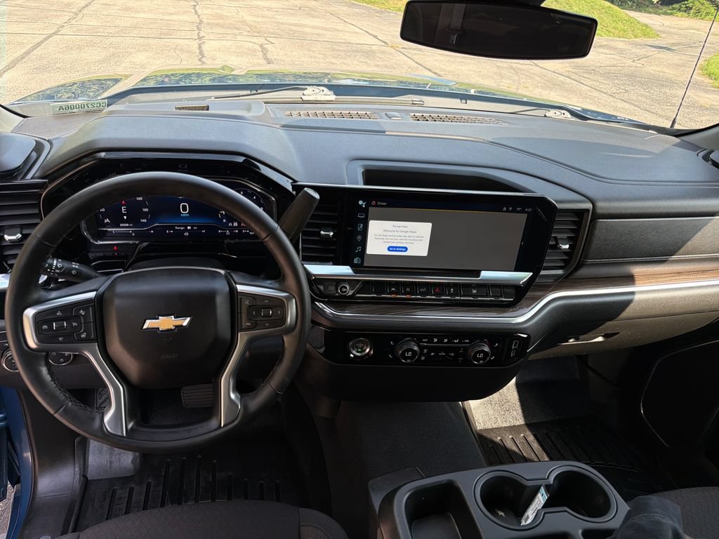 Used 2024 Chevrolet Silverado 1500 LT AWD/4WD image 24