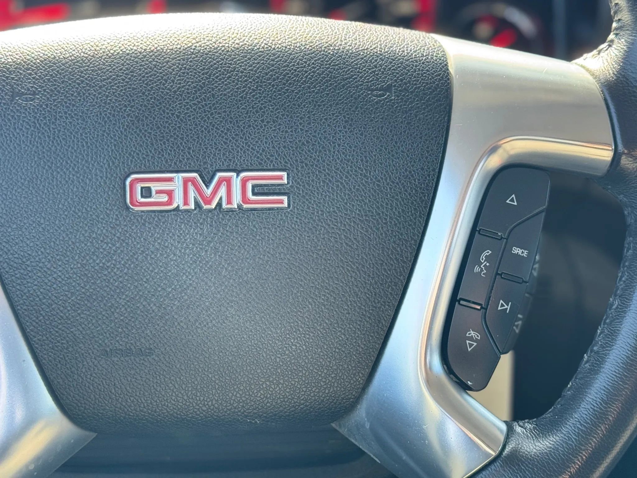 Used 2016 GMC Acadia SLE image 19