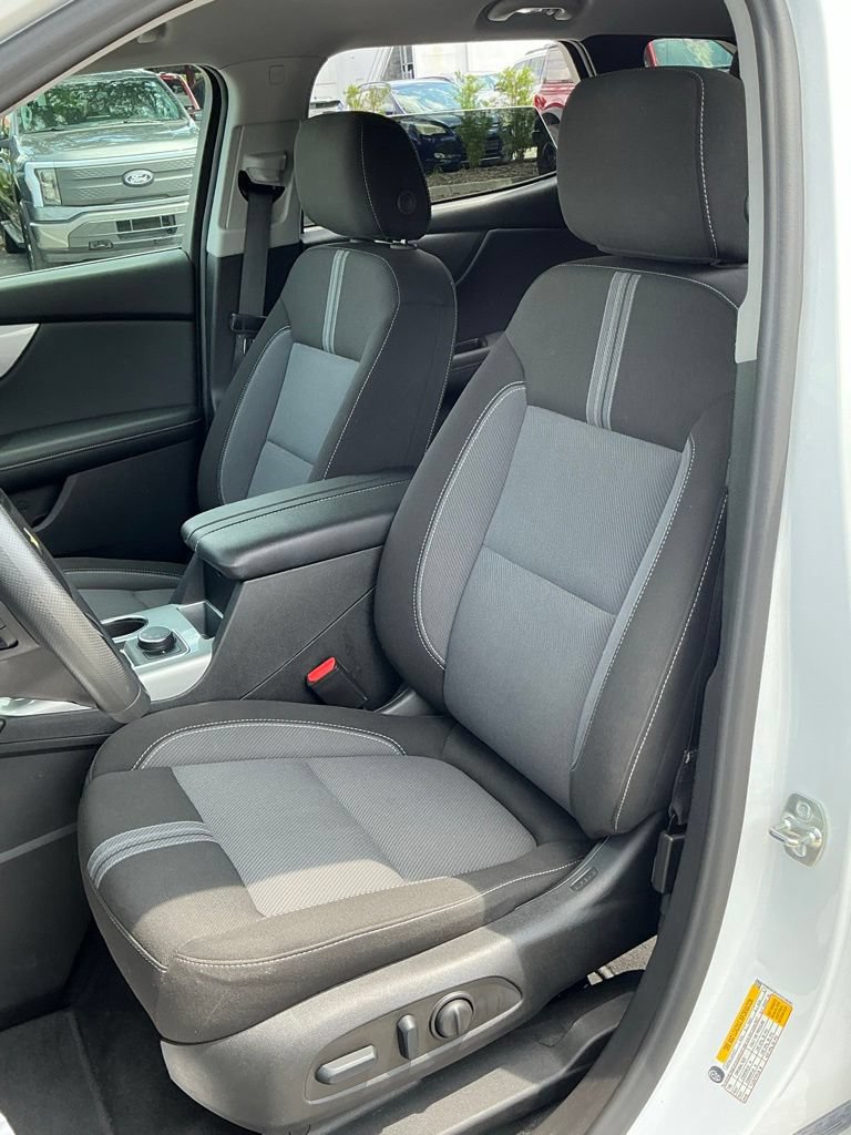 Used 2025 Chevrolet Blazer LT FWD image 26