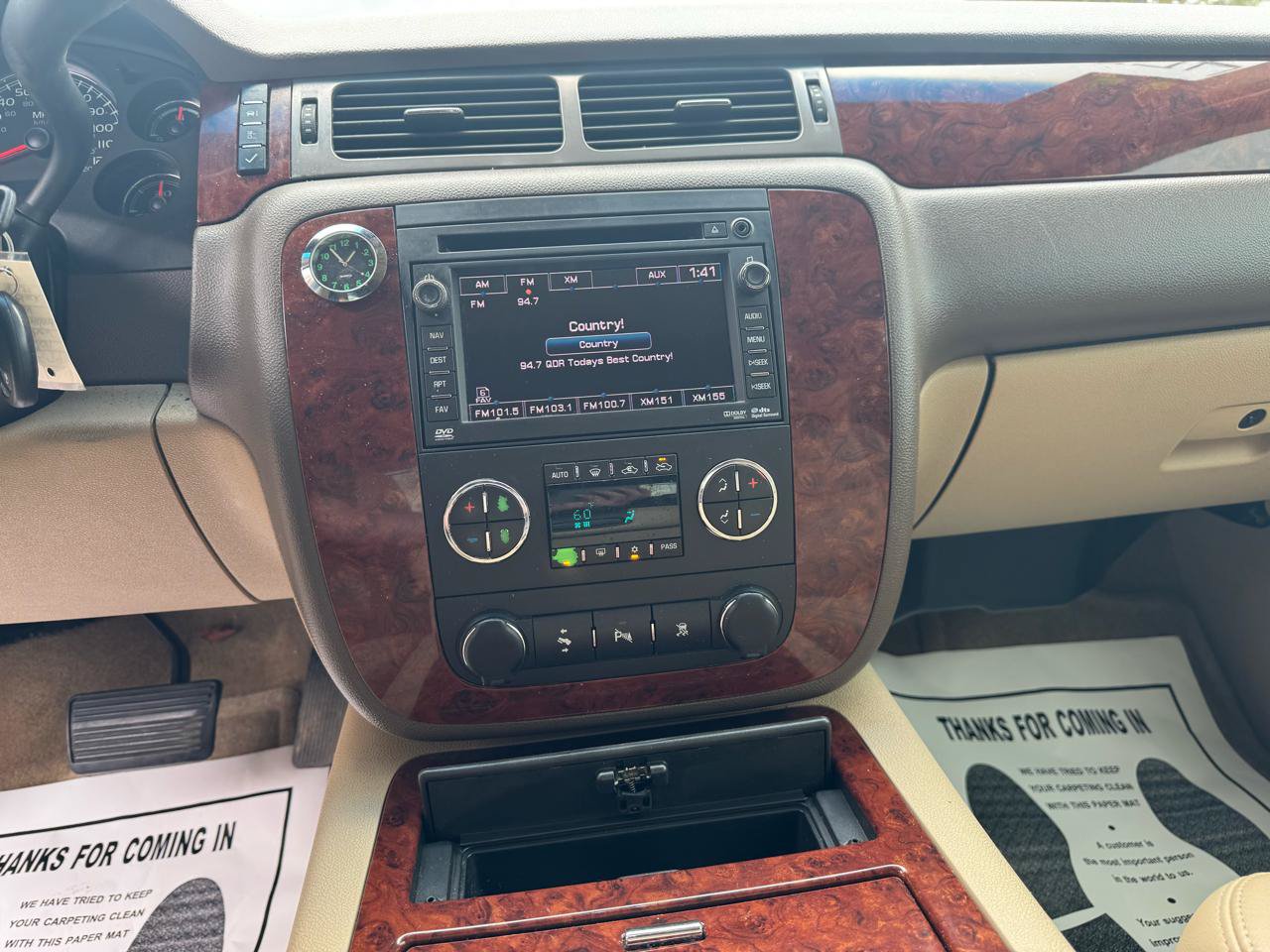Used 2011 Chevrolet Avalanche LTZ AWD/4WD image 24