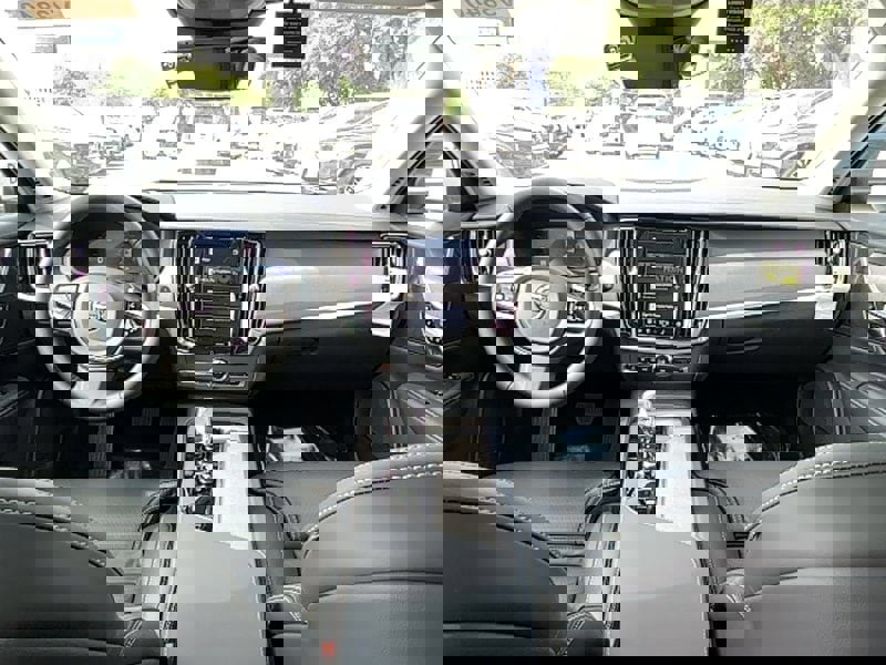 New 2025 Volvo V90 B6 Cross Country Ultra w/ Protection Package Premier image 18