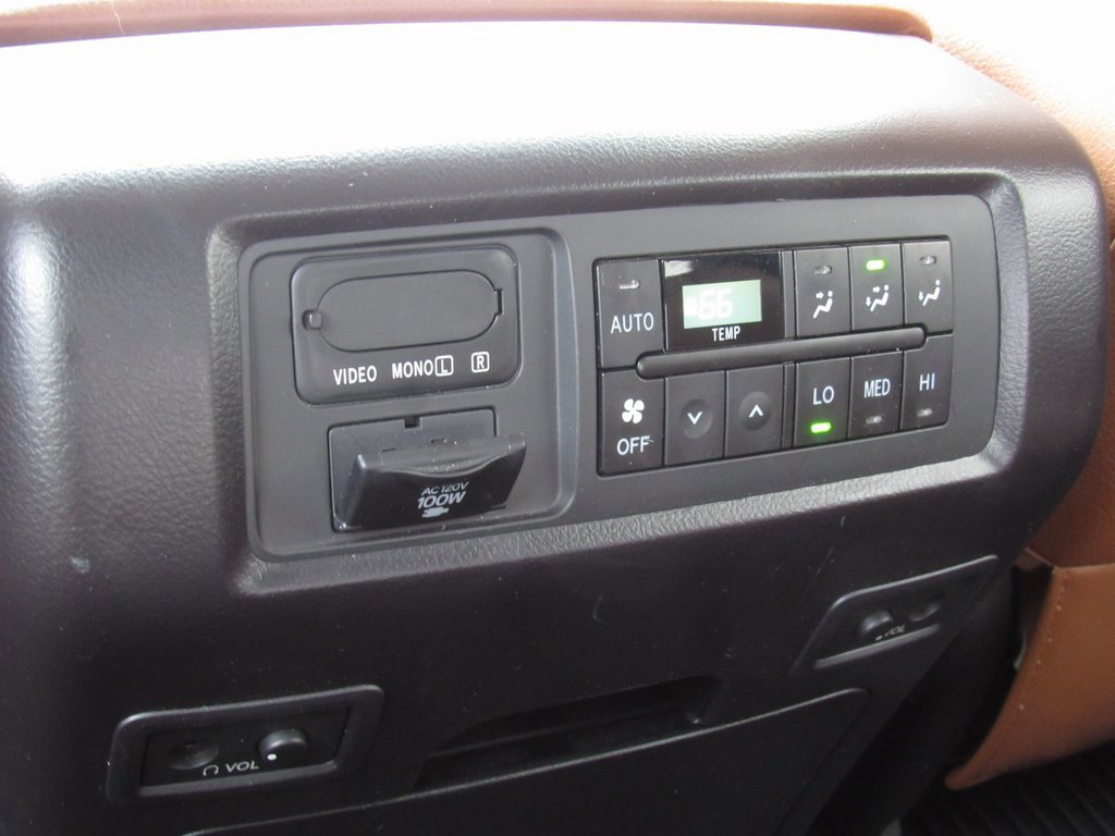 Used 2019 Toyota Sequoia Platinum image 37