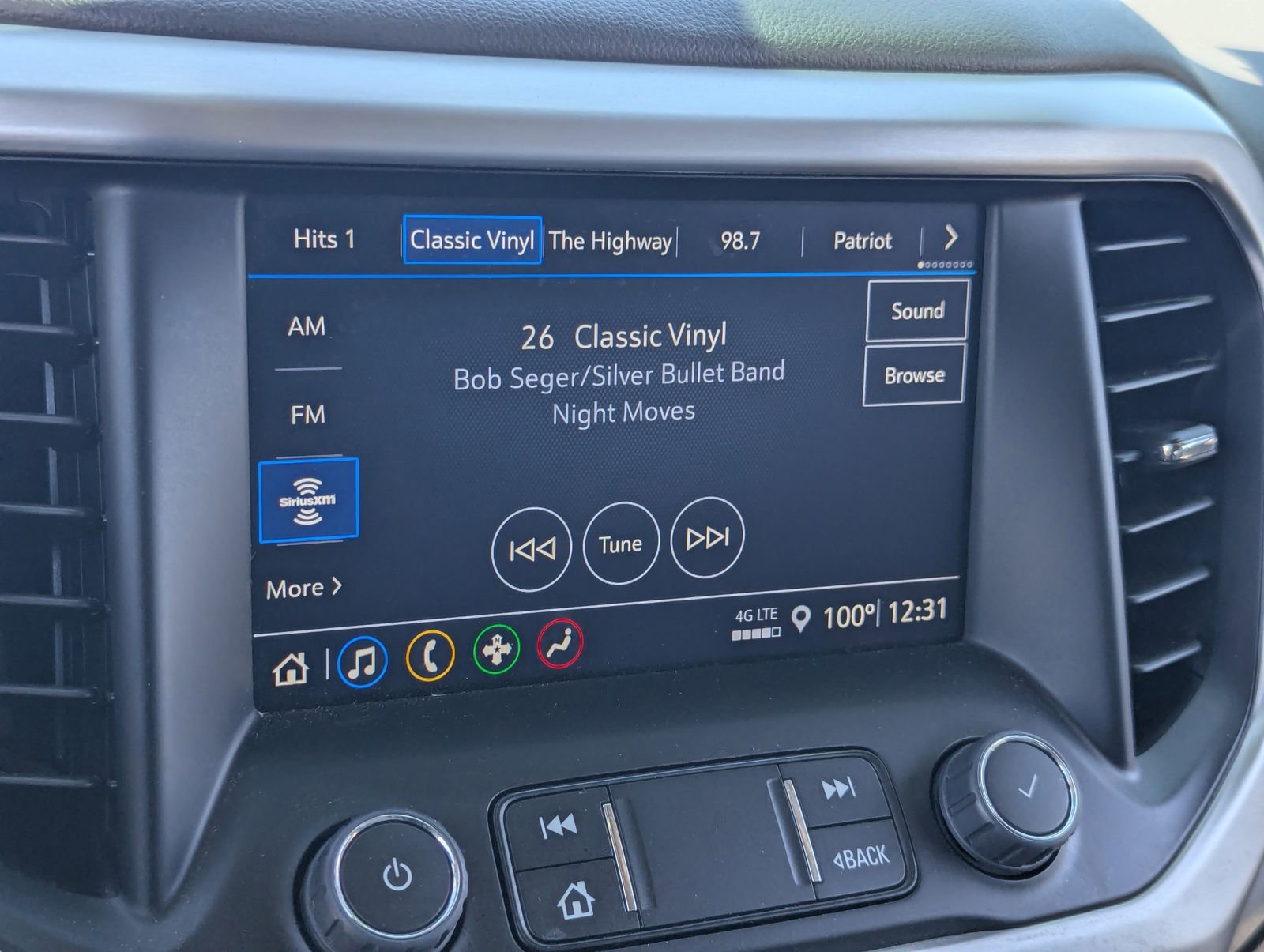 Used 2023 GMC Acadia SLE w/ Driver Convenience Package FWD image 21