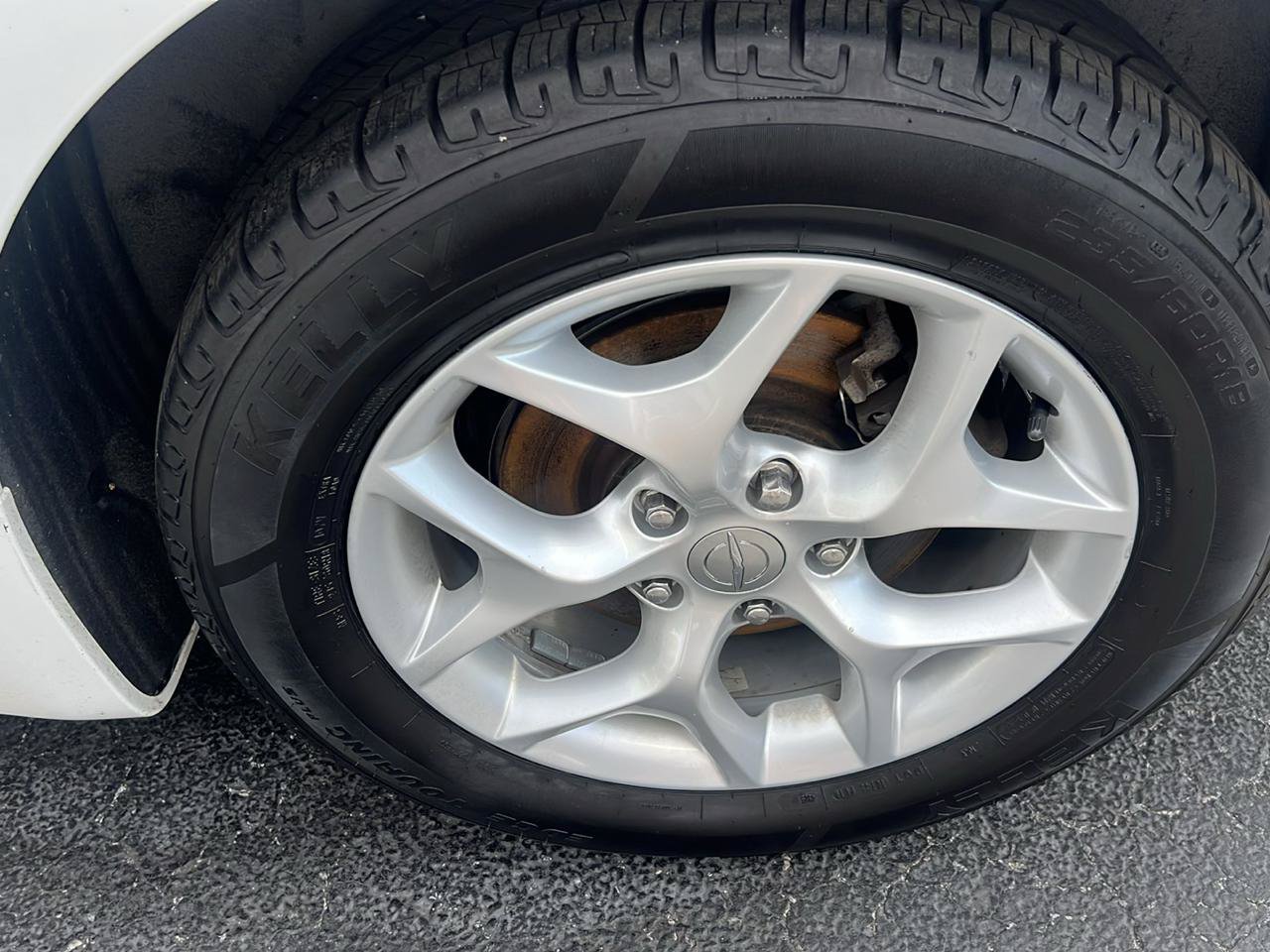 Used 2017 Chrysler Pacifica Touring-L Plus w/ Tire & Wheel Group FWD image 24