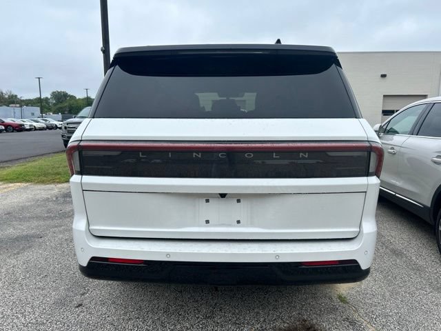 Used 2025 Lincoln Navigator Black Label AWD/4WD image 5