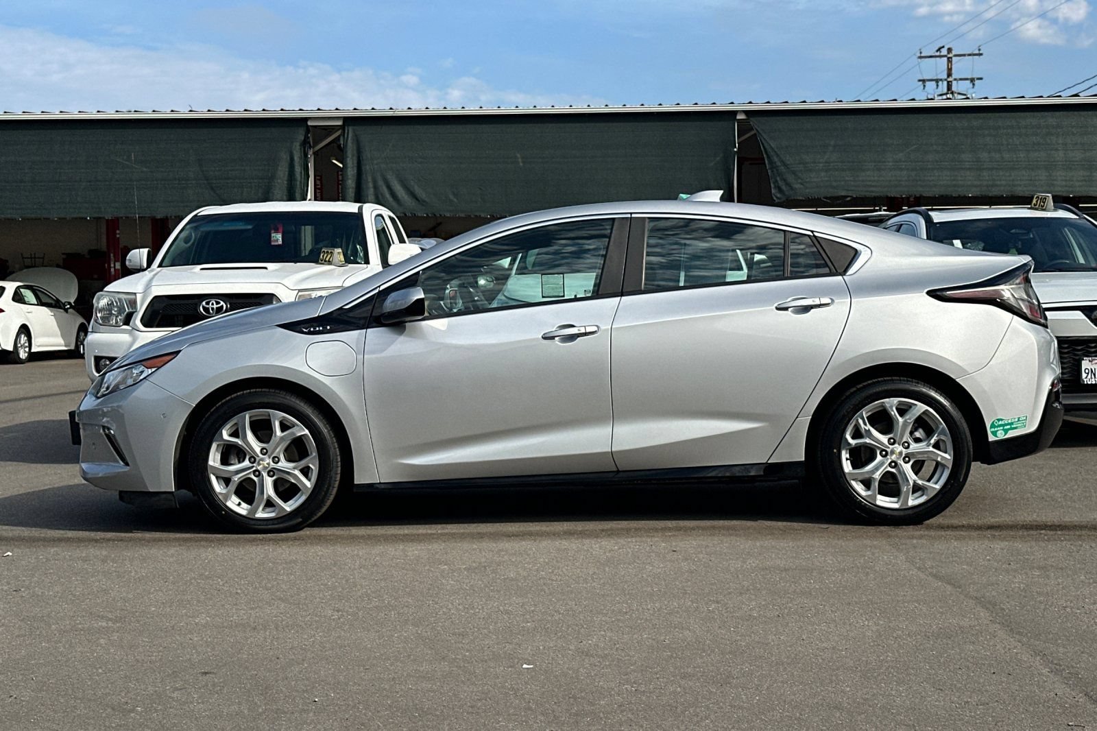 Used 2017 Chevrolet Volt Premier FWD image 7
