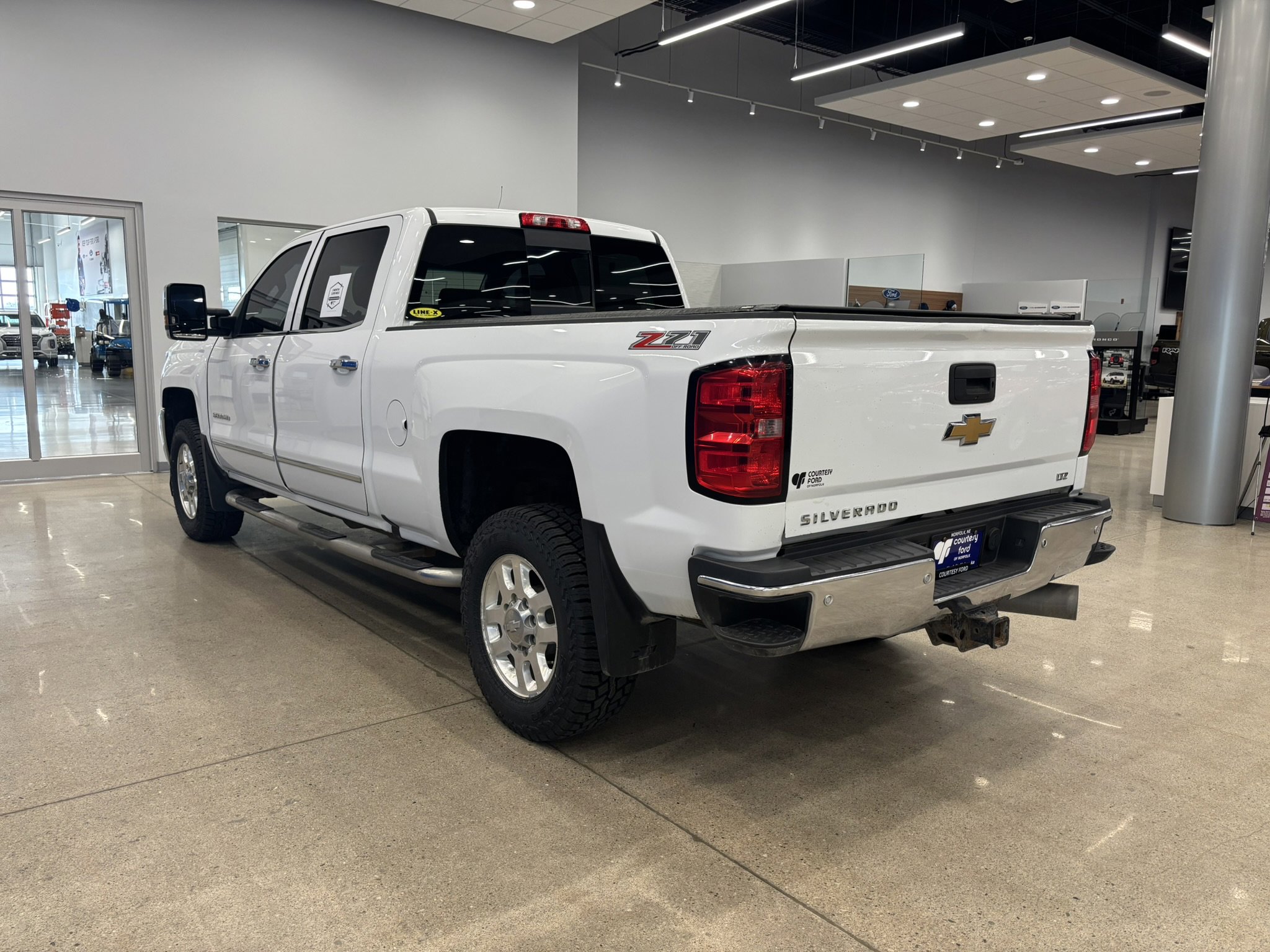 Used 2017 Chevrolet Silverado 3500 LTZ w/ Duramax Plus Package image 6