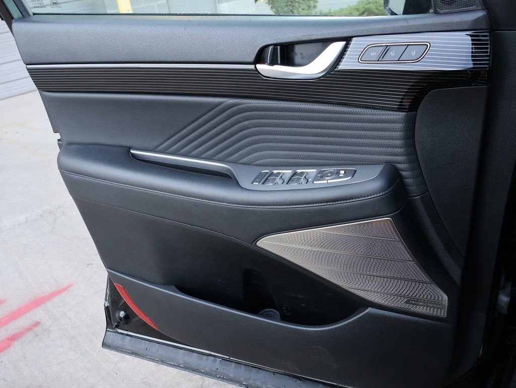 Used 2023 Hyundai Palisade Calligraphy image 40