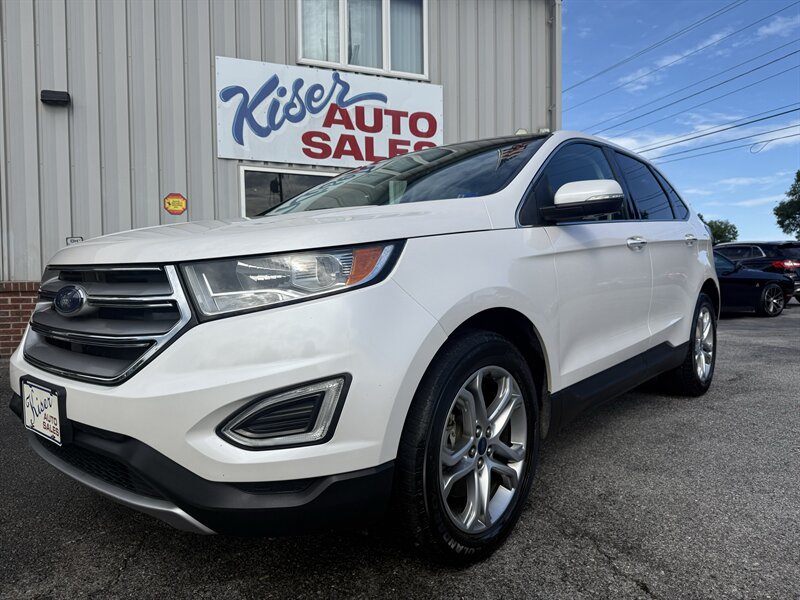 Used 2015 Ford Edge Titanium w/ Equipment Group 301A FWD image 2