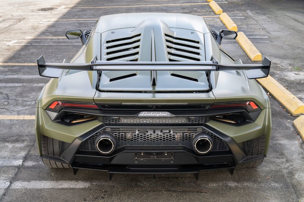 Used 2022 Lamborghini Huracan STO image 4