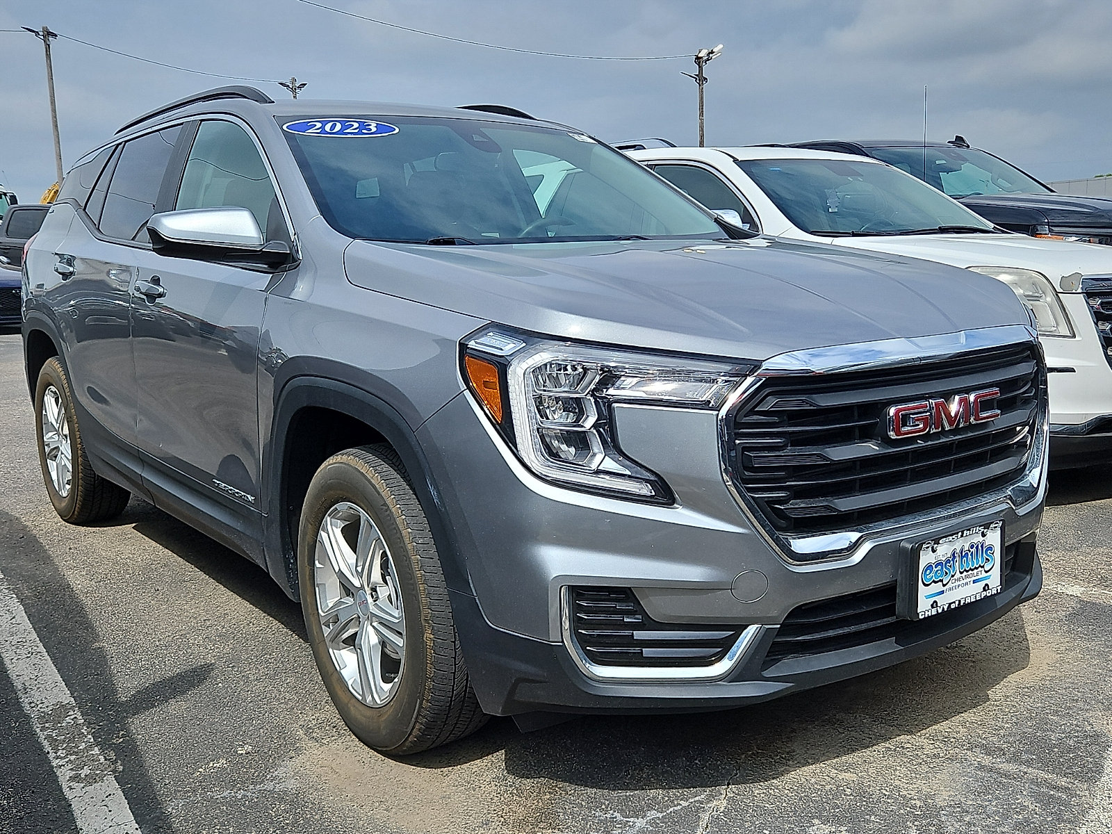 Used 2023 GMC Terrain SLE w/ Driver Convenience Package AWD/4WD image 1