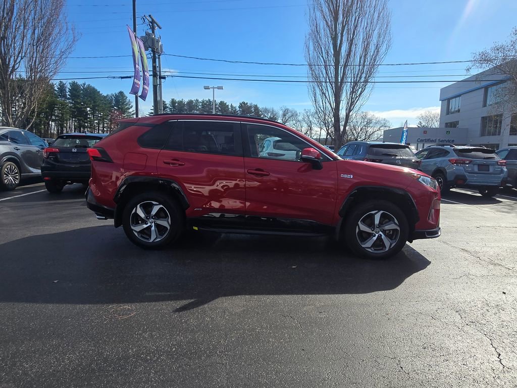 Used 2021 Toyota RAV4 SE w/ Weather & Moonroof Package AWD/4WD image 8
