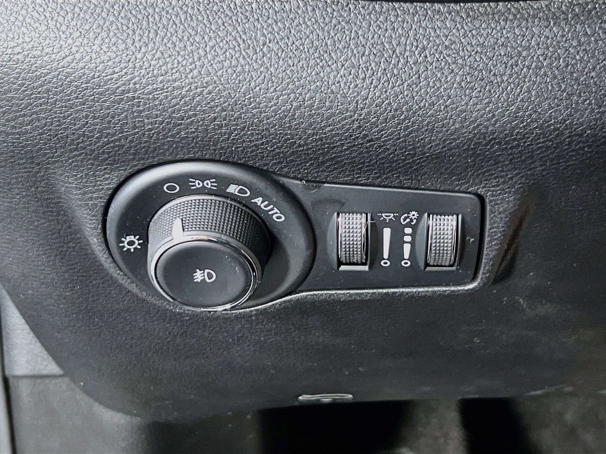 Used 2022 Jeep Compass Latitude w/ Convenience Group AWD/4WD image 10