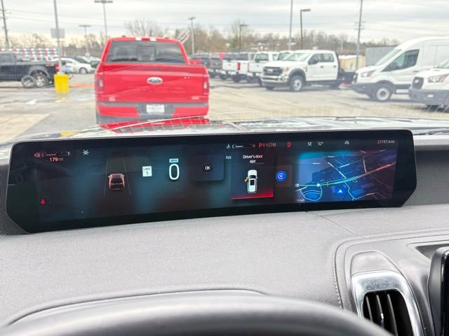 Used 2025 Ford Expedition Platinum image 16