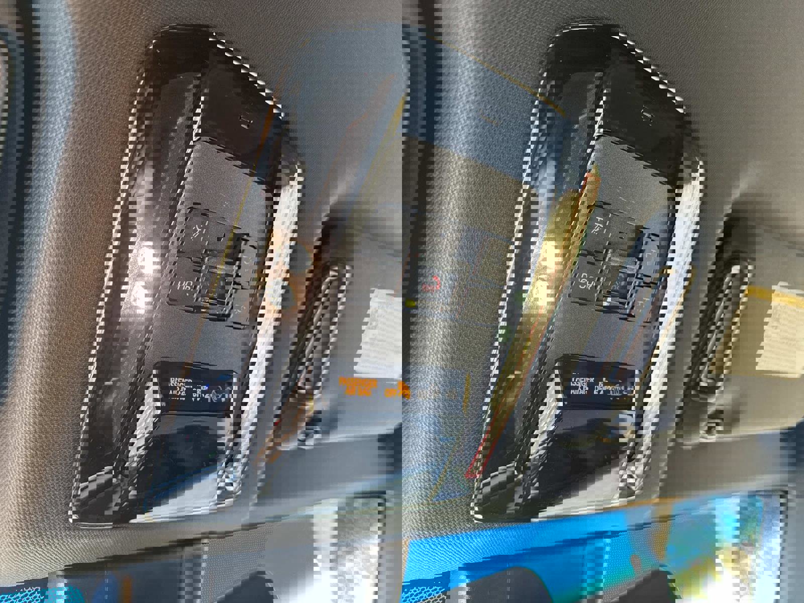 Used 2023 Toyota Venza XLE image 30