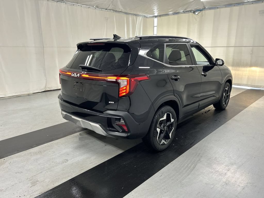 Used 2024 Kia Seltos EX AWD/4WD image 2