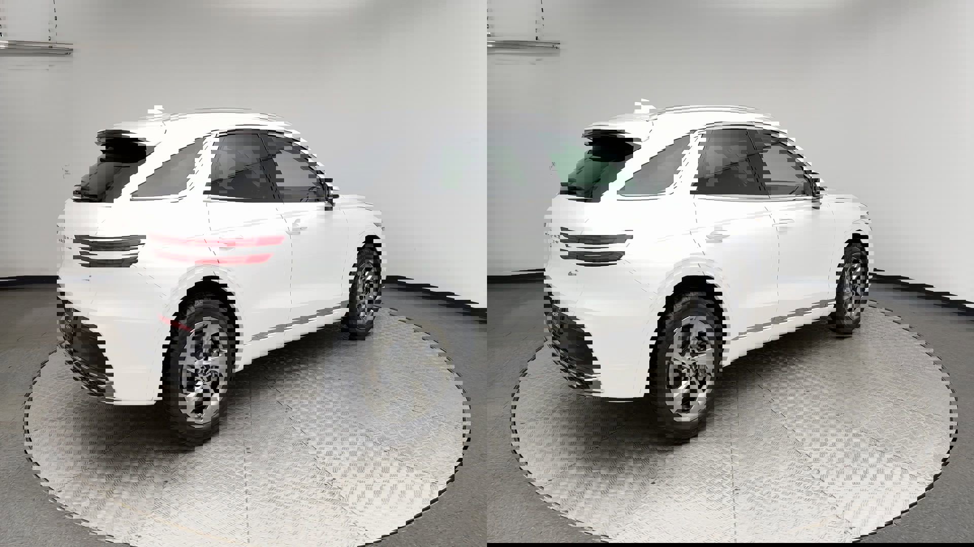 Certified 2026 Genesis GV70 2.5T Select image 2