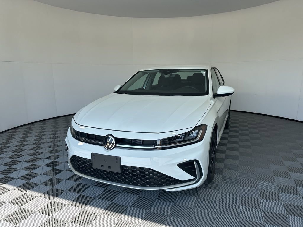 Used 2025 Volkswagen Jetta S image 3