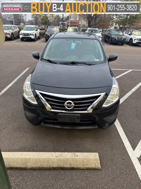 Used 2016 Nissan Versa SV image 1