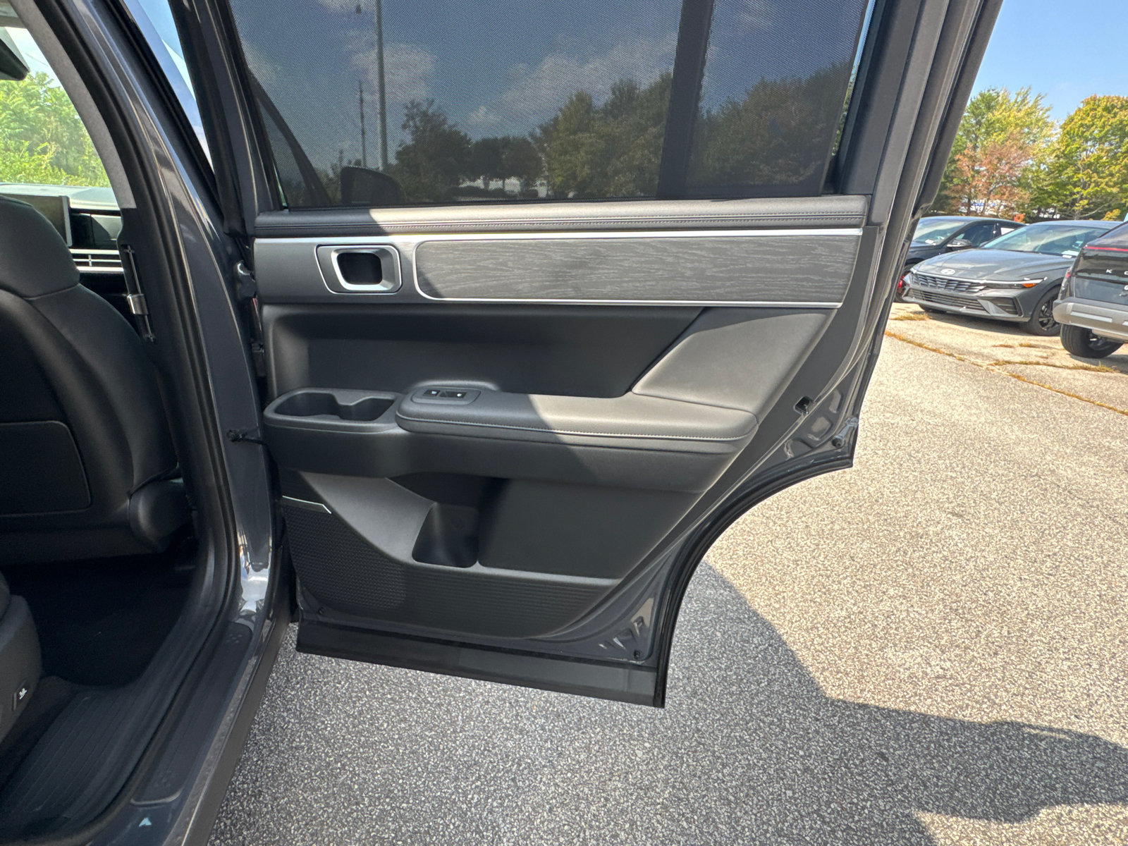 New 2027 Hyundai Santa Fe Limited FWD image 17