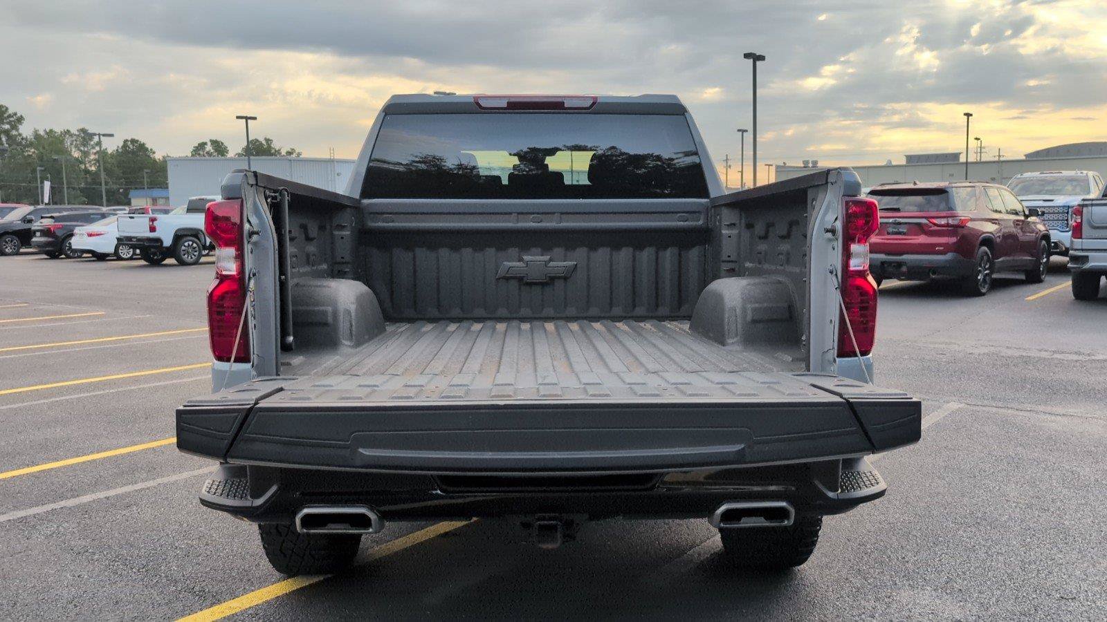 Used 2025 Chevrolet Silverado 1500 Custom Trail Boss AWD/4WD image 5