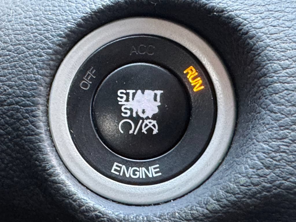 Used 2015 Chrysler 200 Limited FWD image 16