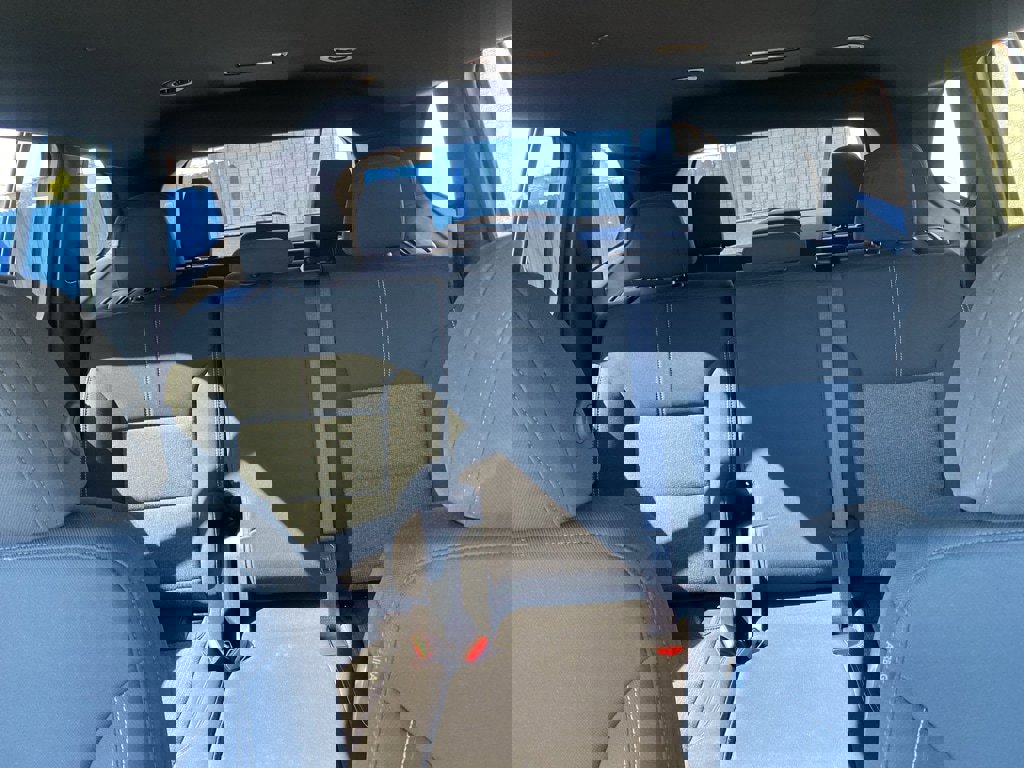 Used 2025 GMC Acadia Elevation image 39