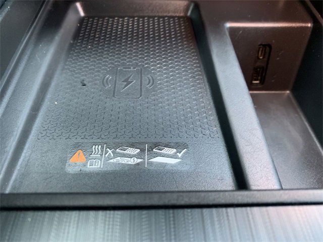 Used 2024 GMC Acadia AT4 w/ Luxury Package image 27