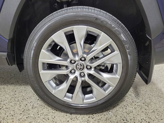 Used 2024 Toyota RAV4 XLE Premium FWD image 7