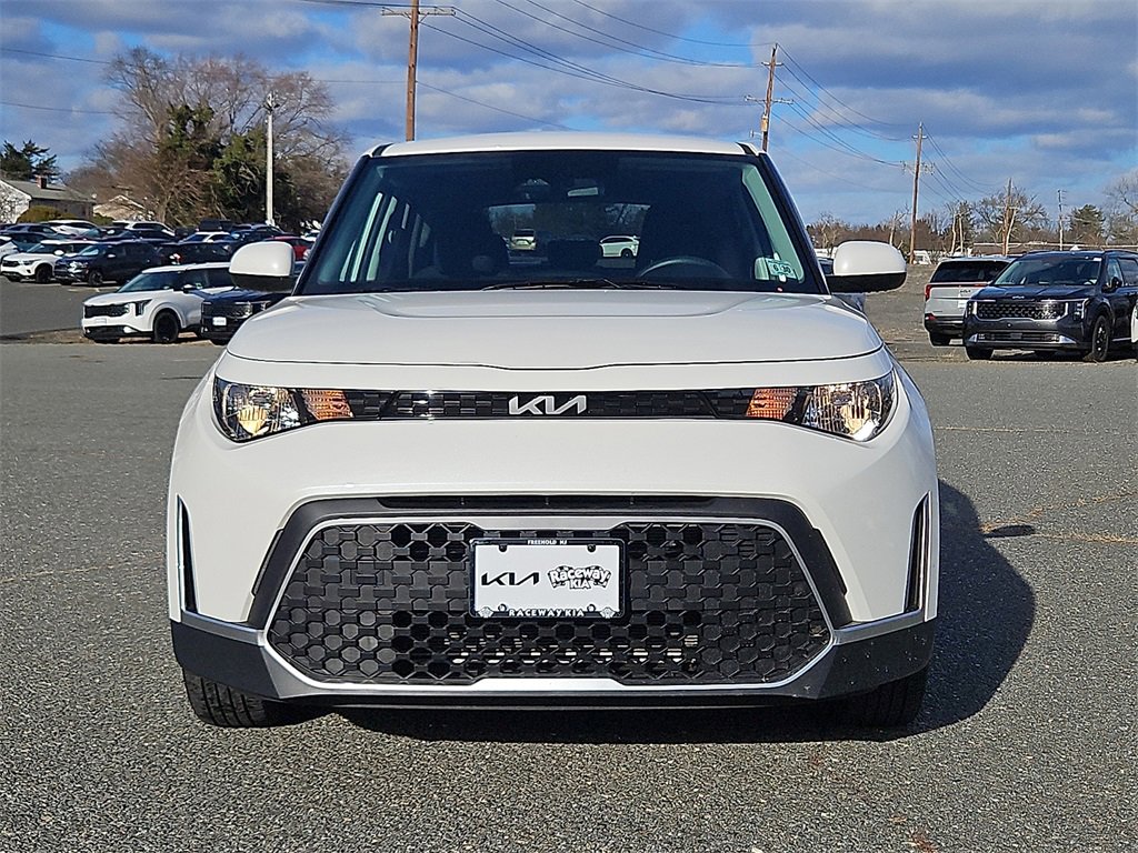 Certified 2025 Kia Soul LX w/ LX Technology Package image 2