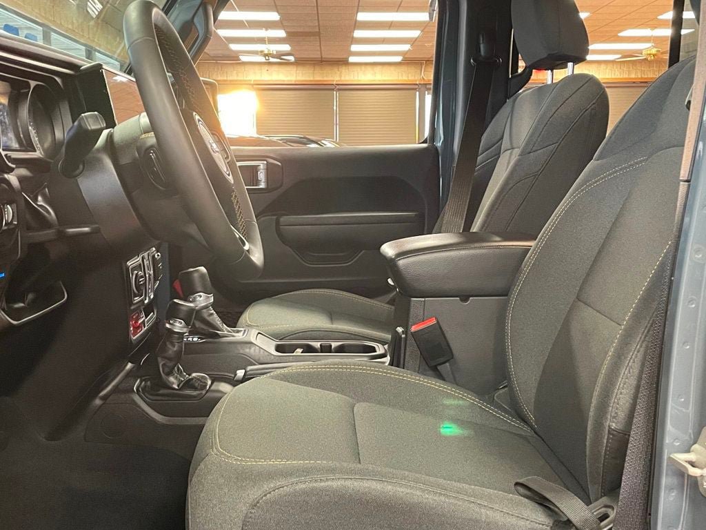 Used 2024 Jeep Wrangler Unlimited AWD/4WD image 10
