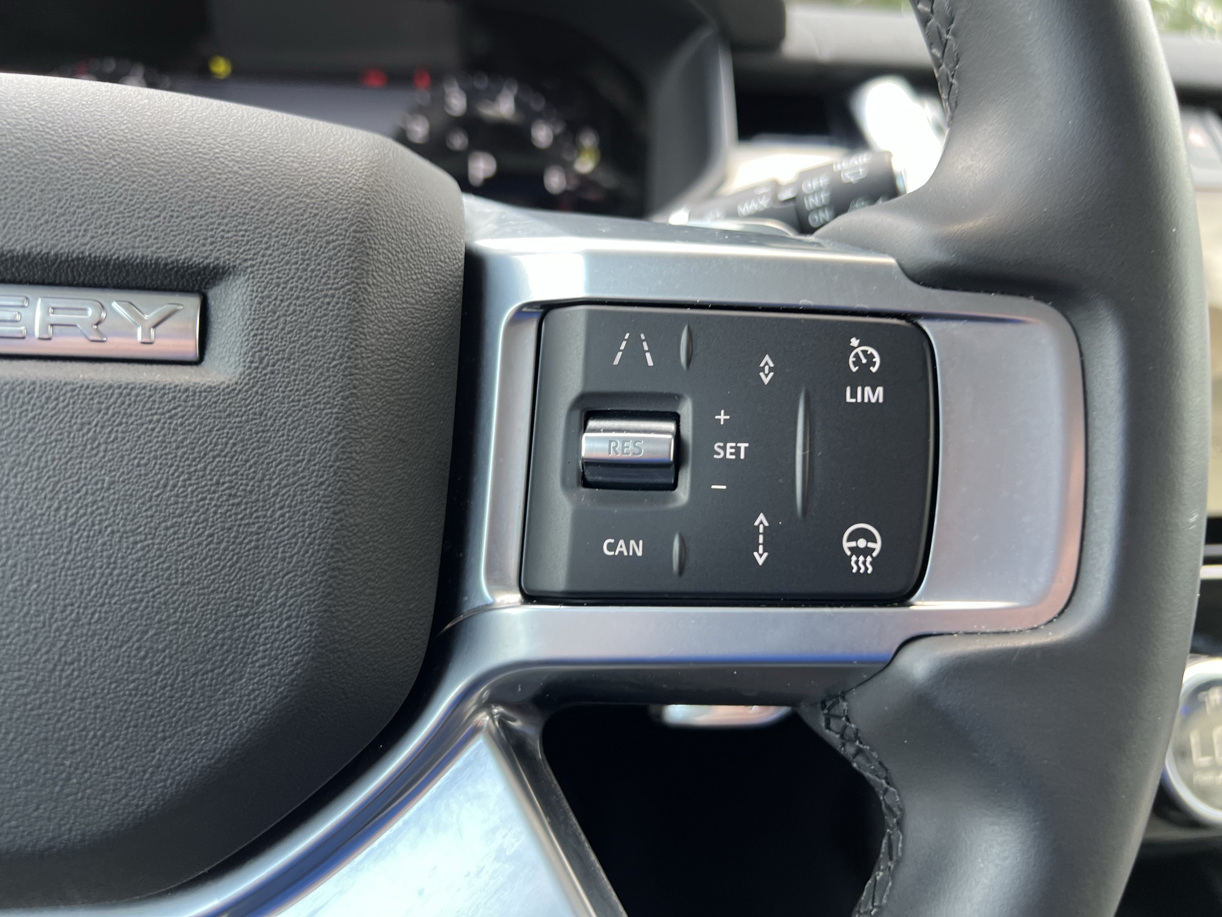 Used 2024 Land Rover Discovery S AWD/4WD image 20