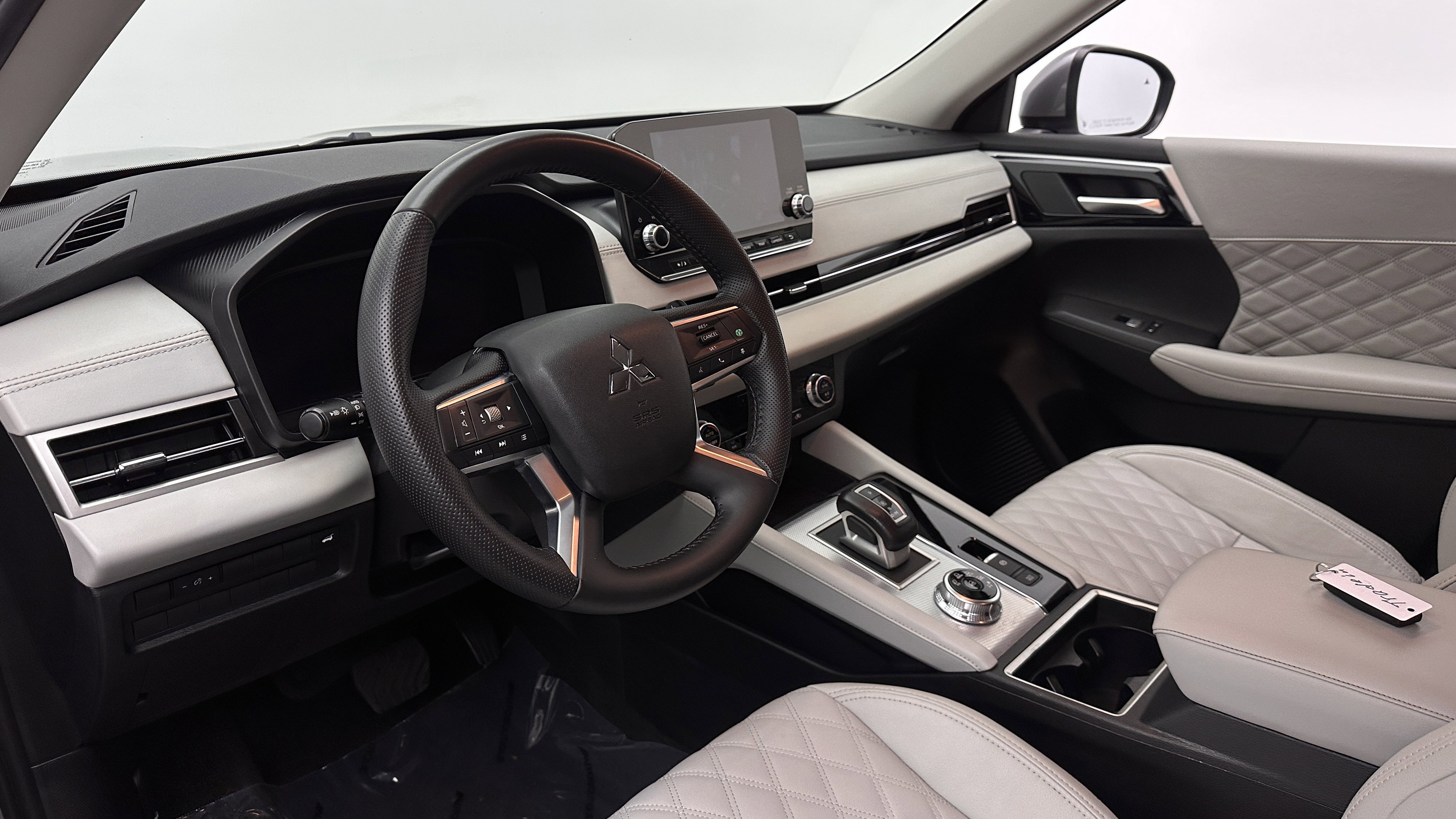 Used 2024 Mitsubishi Outlander SEL FWD image 10
