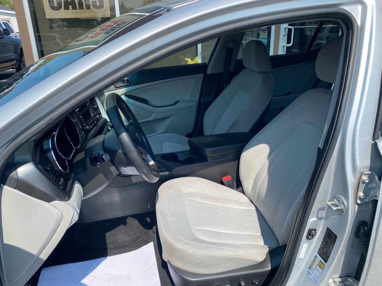 Used 2011 Kia Optima LX w/ Convenience Pkg image 10