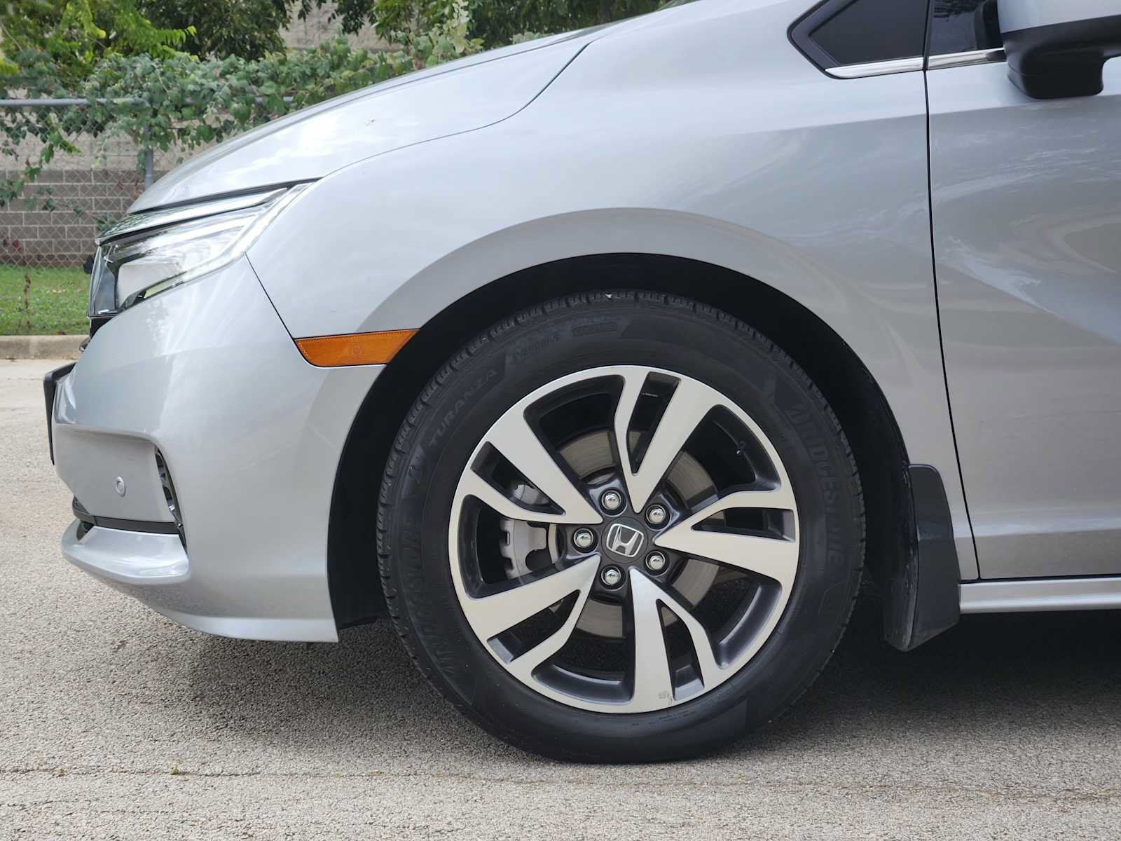 Certified 2024 Honda Odyssey Touring image 8