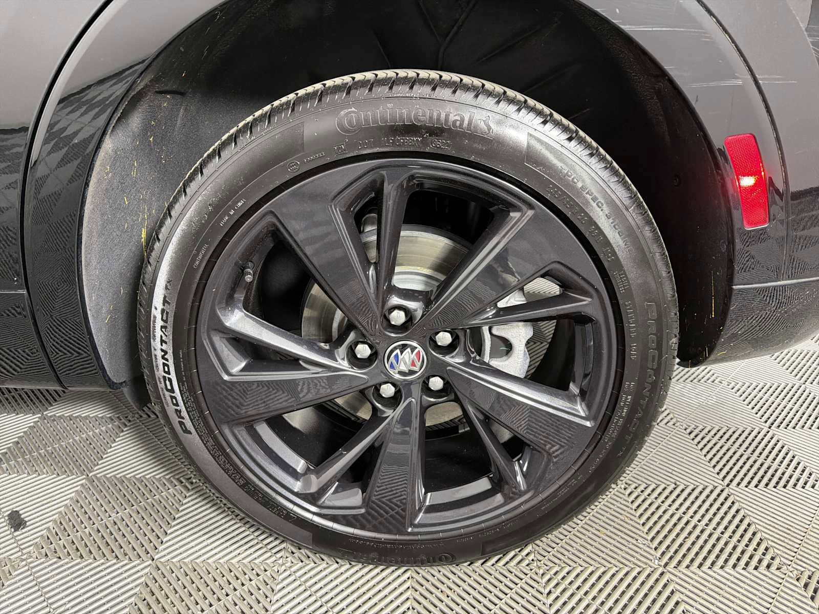 Used 2023 Buick Envision Essence w/ Sport Touring Package image 18