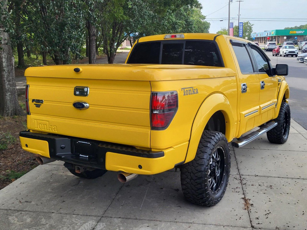Used 2014 Ford F150 Lariat w/ Equipment Group 502A Luxury AWD/4WD image 3
