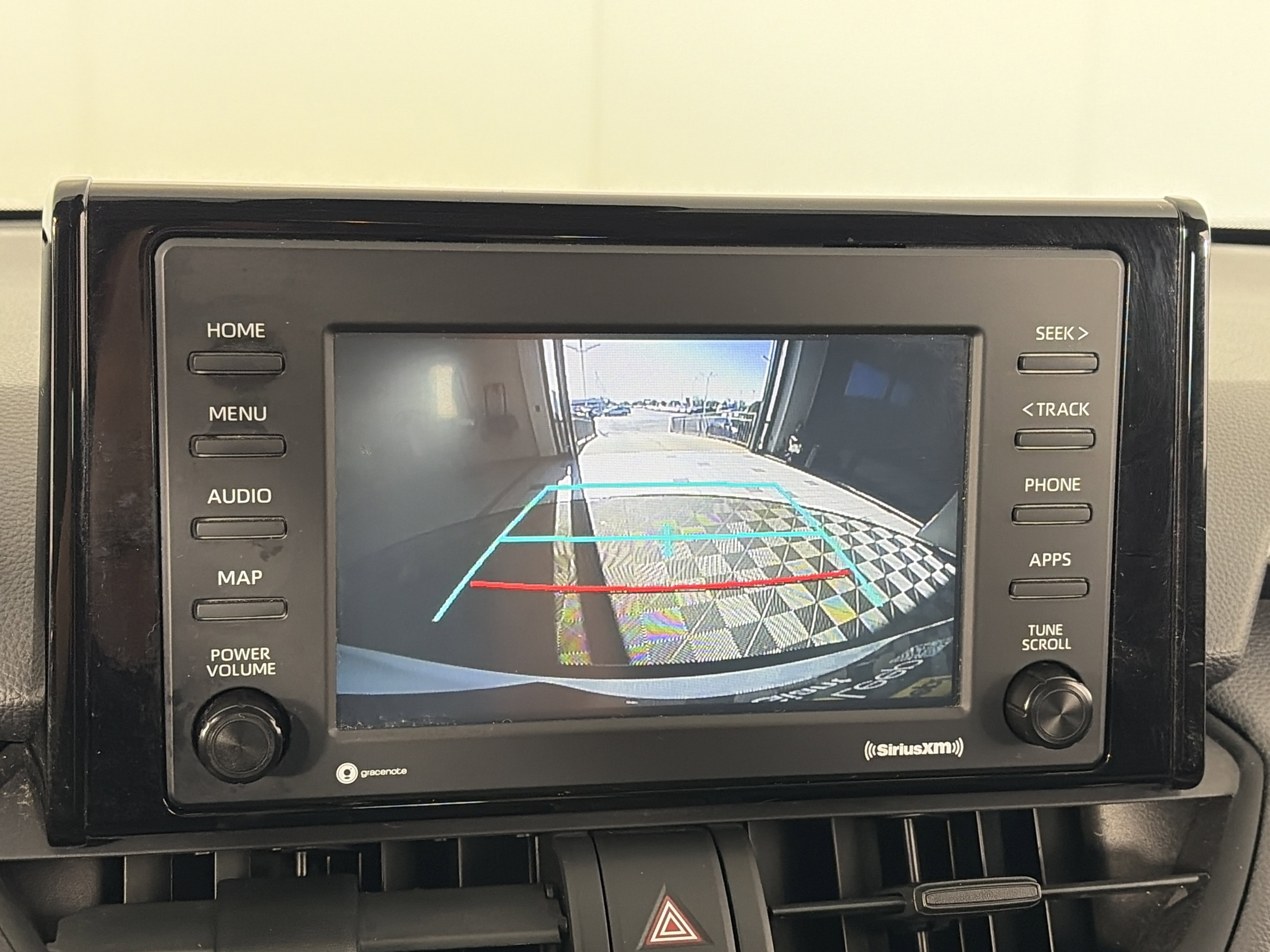 Used 2021 Toyota RAV4 LE AWD/4WD image 18