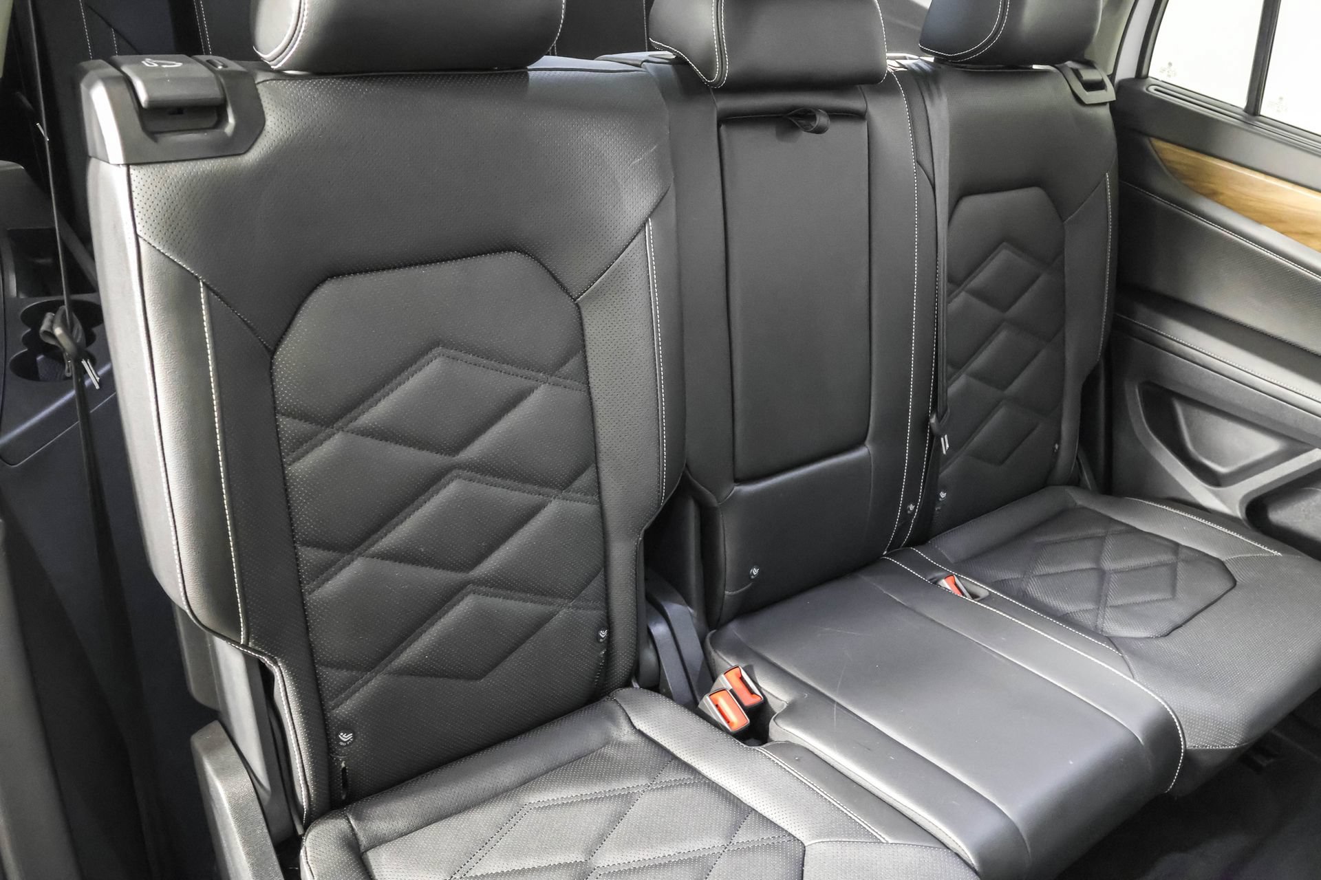 Used 2024 Volkswagen Atlas SE w/ Panoramic Sunroof Package AWD/4WD image 44