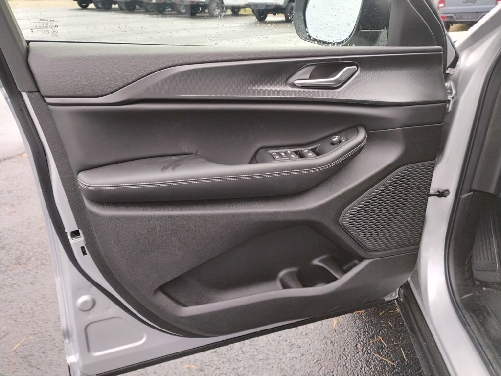 New 2025 Jeep Grand Cherokee 4WD image 19