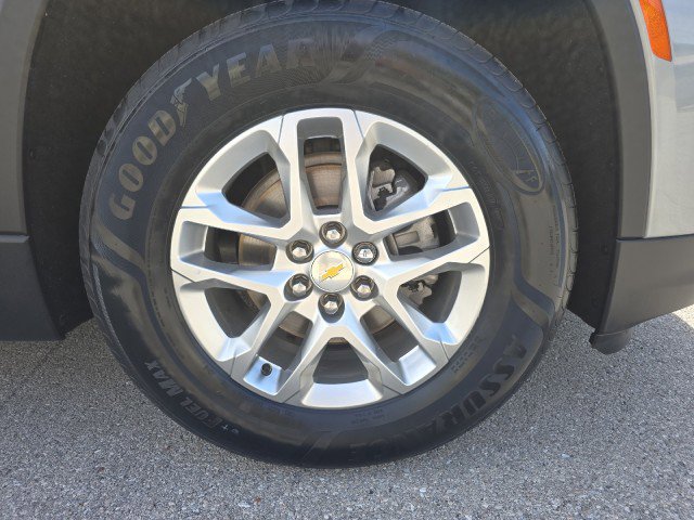 Used 2023 Chevrolet Traverse LS w/ Safety Package image 13