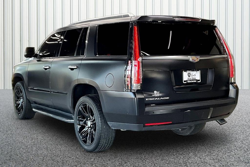 Used 2017 Cadillac Escalade Luxury AWD/4WD image 4