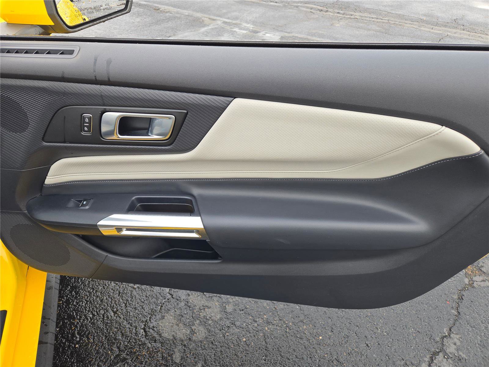 Used 2024 Ford Mustang Premium image 6