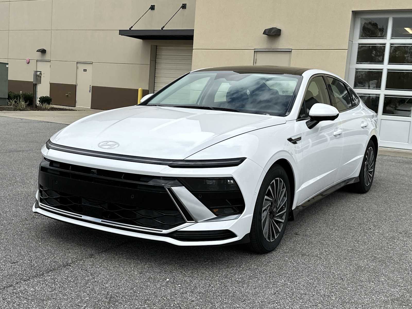 New 2026 Hyundai Sonata Limited image 3