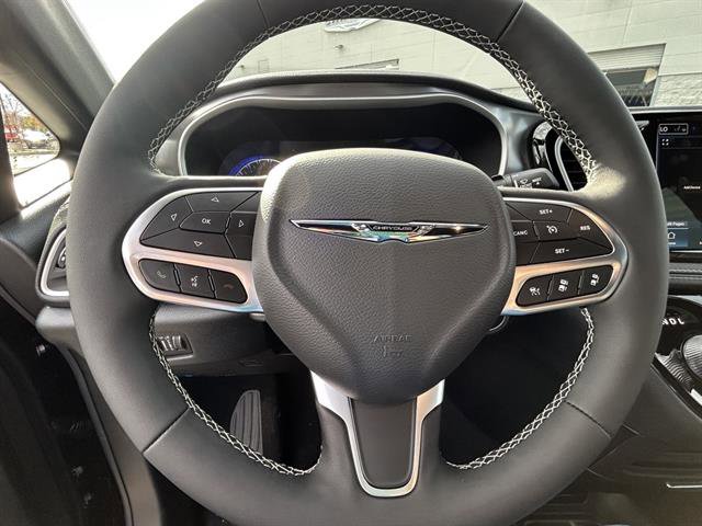 New 2026 Chrysler Pacifica Select image 11
